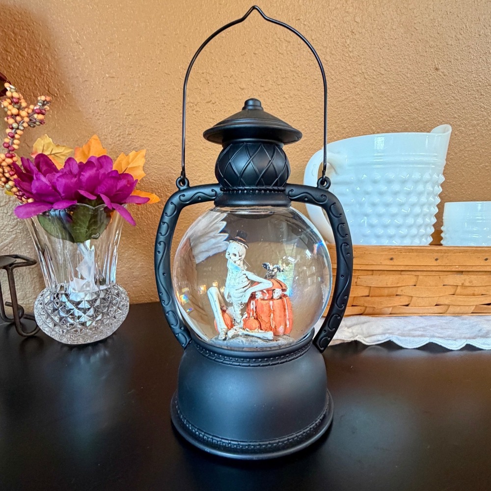 Hallmark Halloween Skeleton Pumpkin Glitter Lantern Light Up Snow Globe